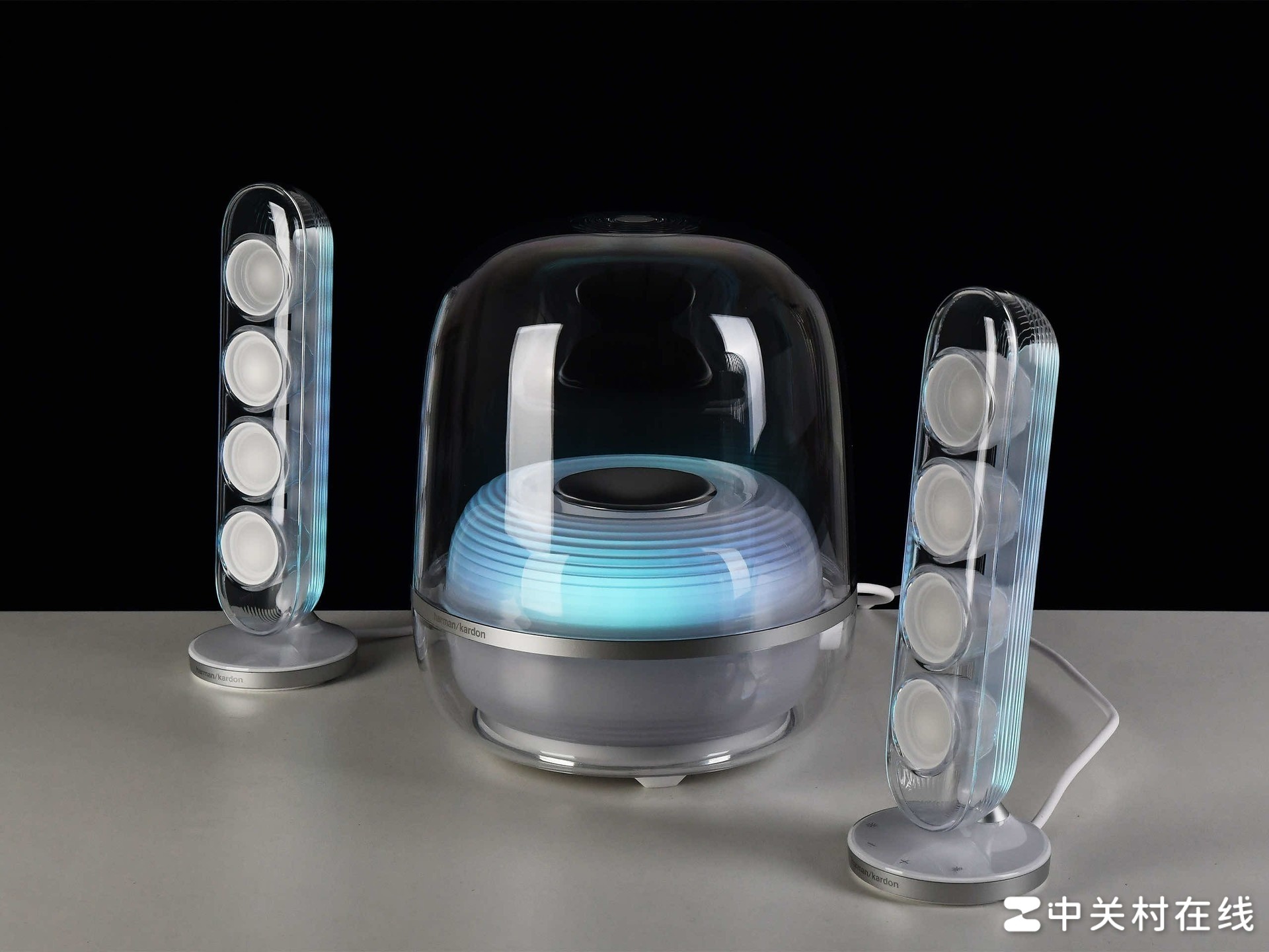 设计与音质兼具的家居美学之选，哈曼卡顿音乐水晶五代流光版体验