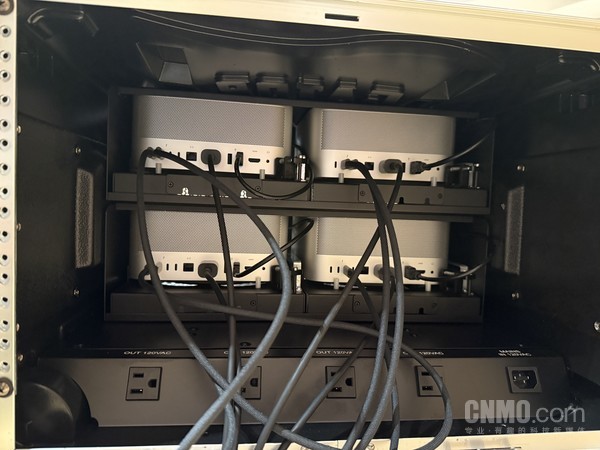 借助高速的Thunderbolt 5串联