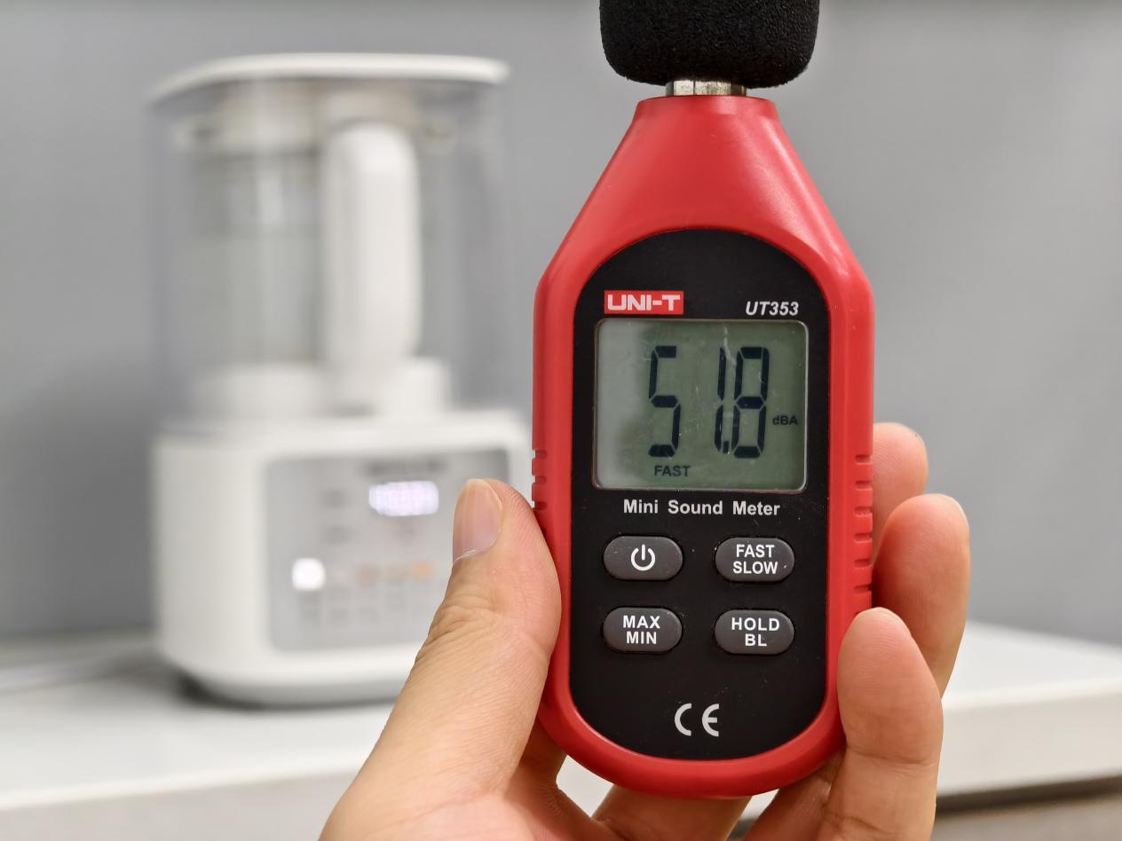 九阳L15-P507破壁机评测:12重降噪+141微米精磨轻音无渣打豆浆