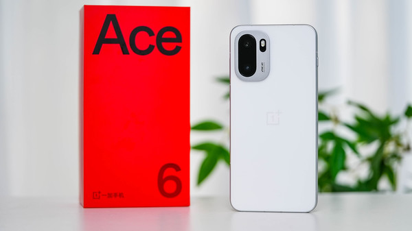 一加 Ace 6 评测:165Hz高帧体验,这次真的旦用难回 一加 Ace 6 评测:165Hz高帧体验,这次真的旦用难回