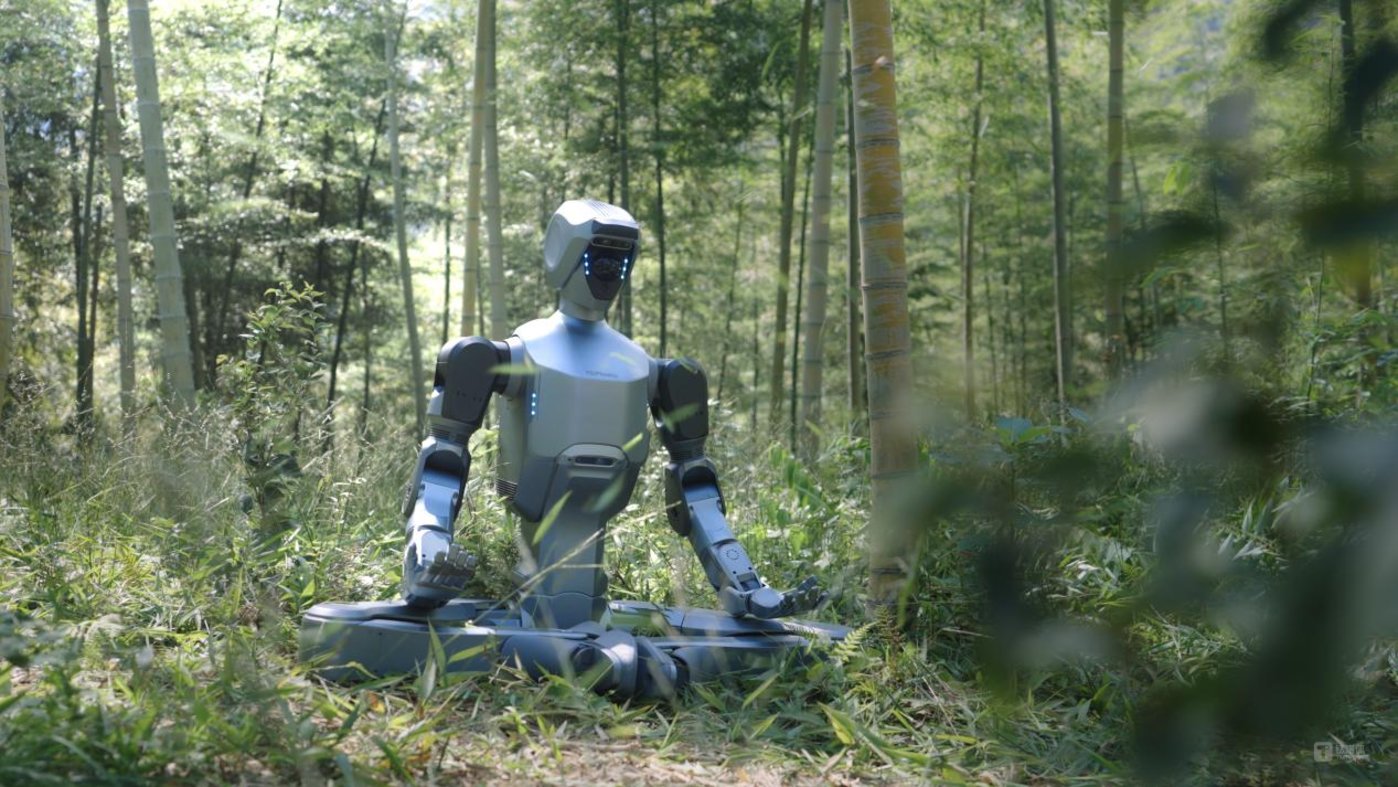 图：行业级全天候人形机器人