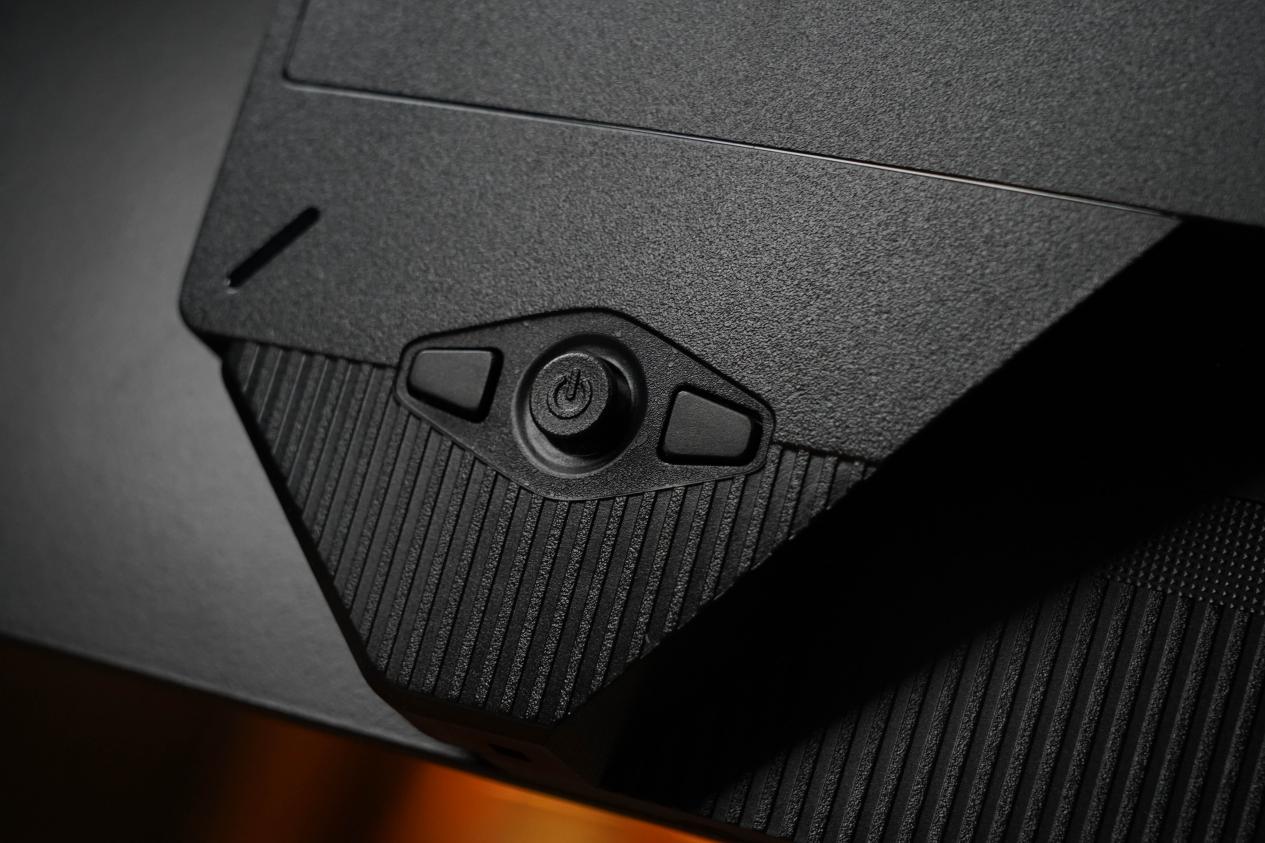 技嘉MO27Q28GR显示器评测：第四代WOLED全面竞化 多场景用户优选