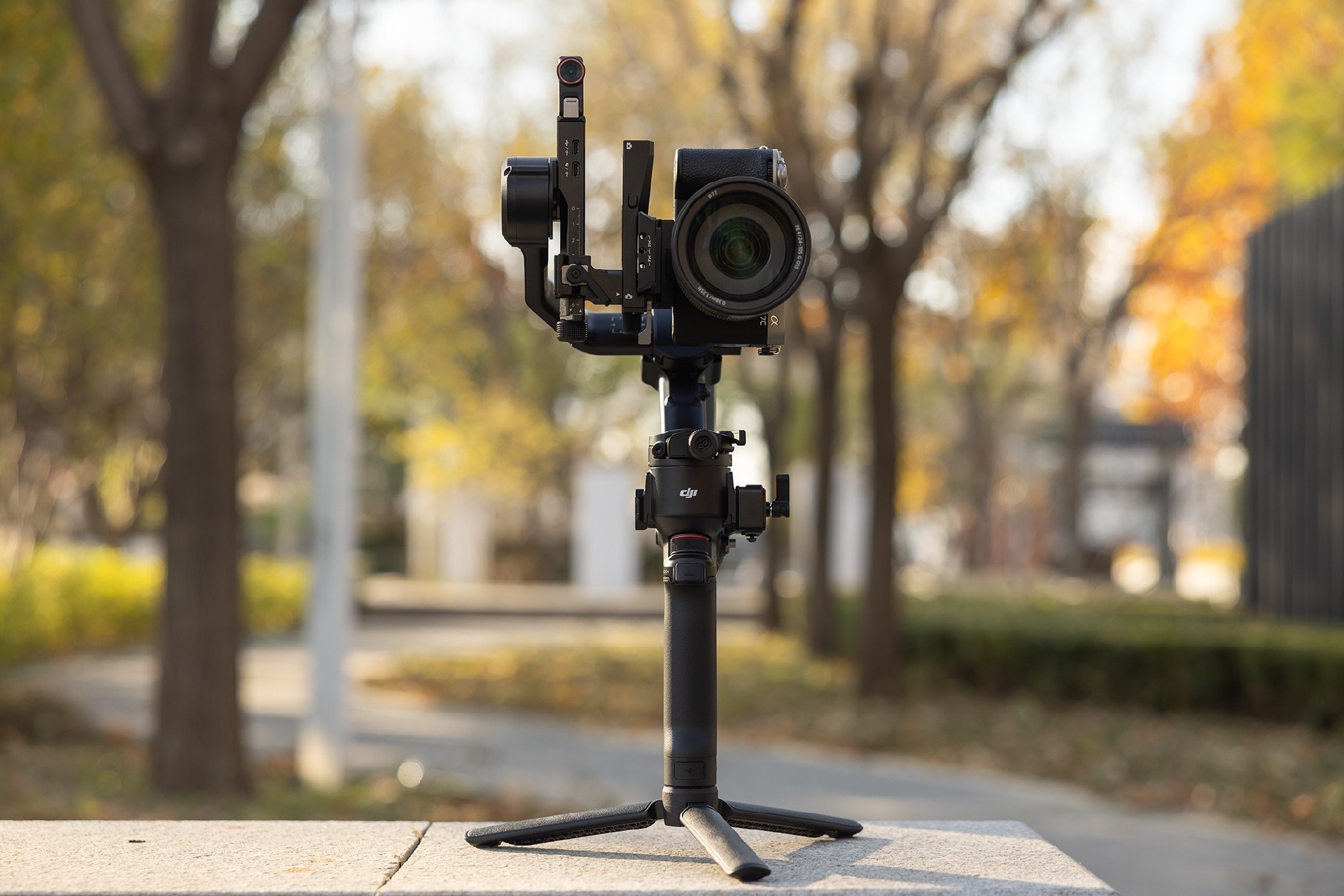 DJI RS 5稳定器测试：更智能化、更轻量化的专业稳定器