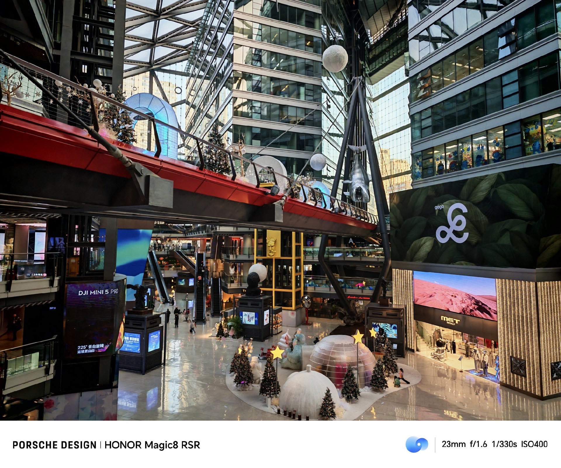 荣耀Magic8 RSR 保时捷设计上手评测：AI影像体验的新高峰