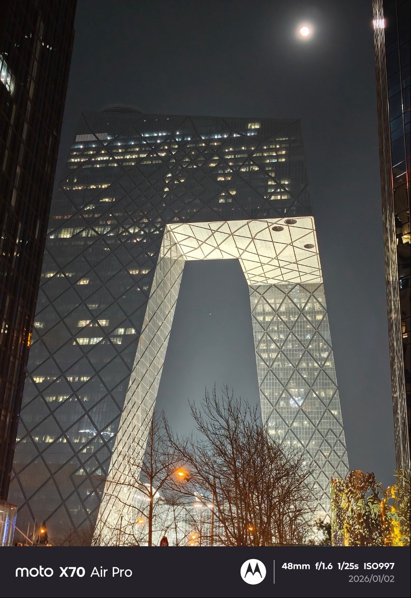 联想 moto X70 Air Pro全面评测：一台敢叫Pro的Air，到底强在哪？