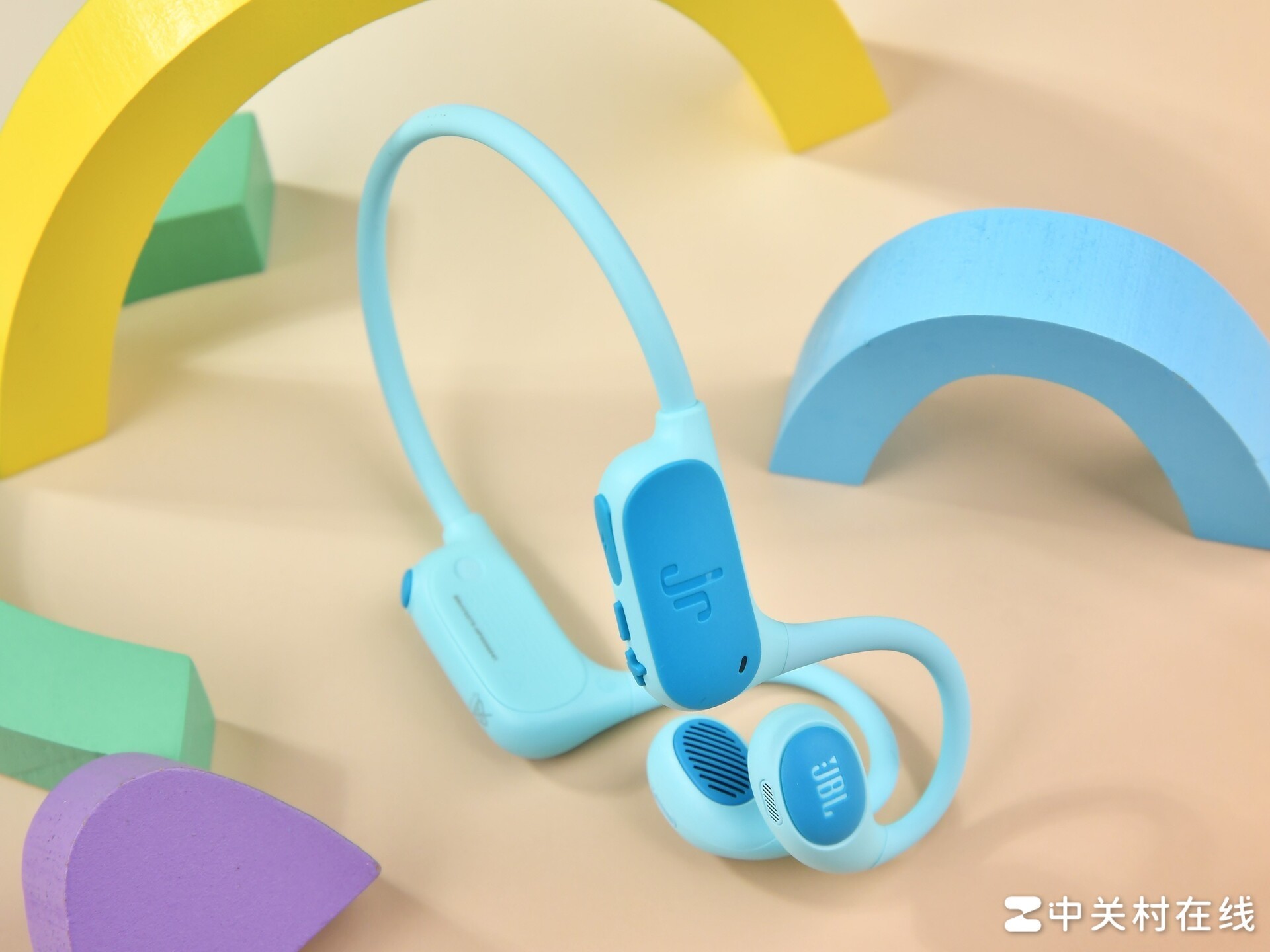 JBL JUNIOR FREE开放式无线颈挂儿童耳机一周体验：孩子安心，家长放心
