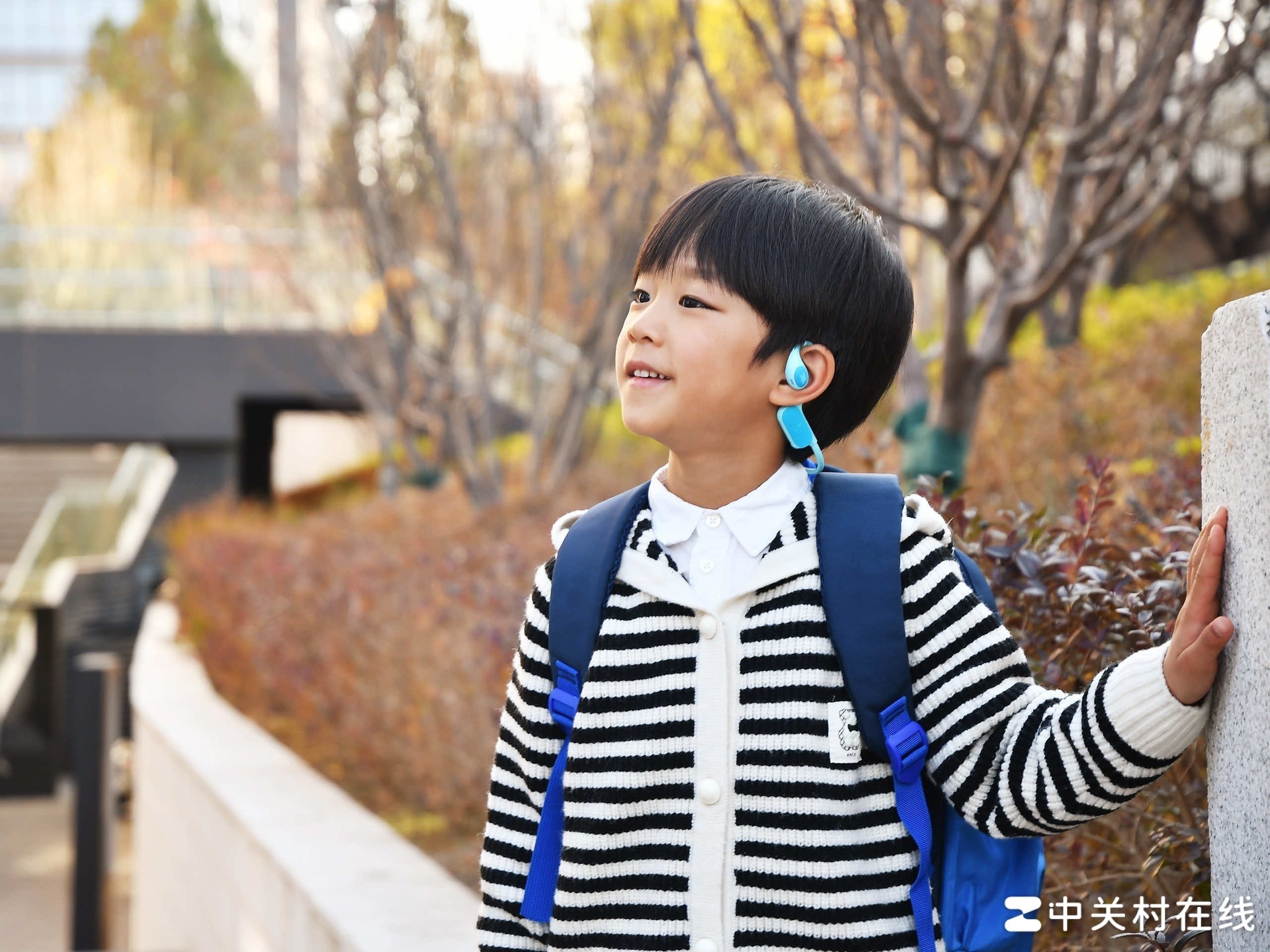 JBL JUNIOR FREE开放式无线颈挂儿童耳机一周体验：孩子安心，家长放心