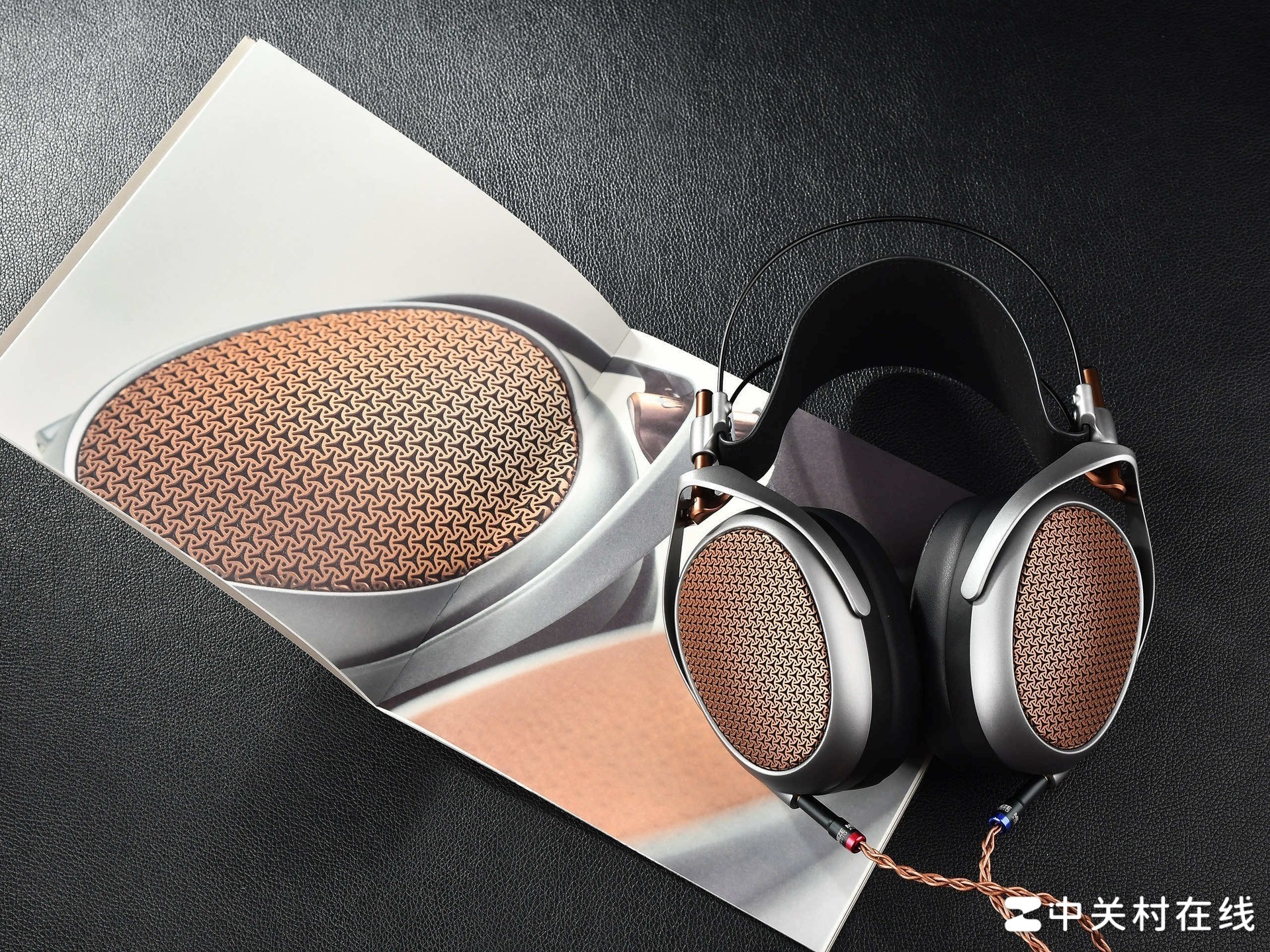 诗意般的声音之旅：Meze Audio POET头戴式平板耳机深度体验