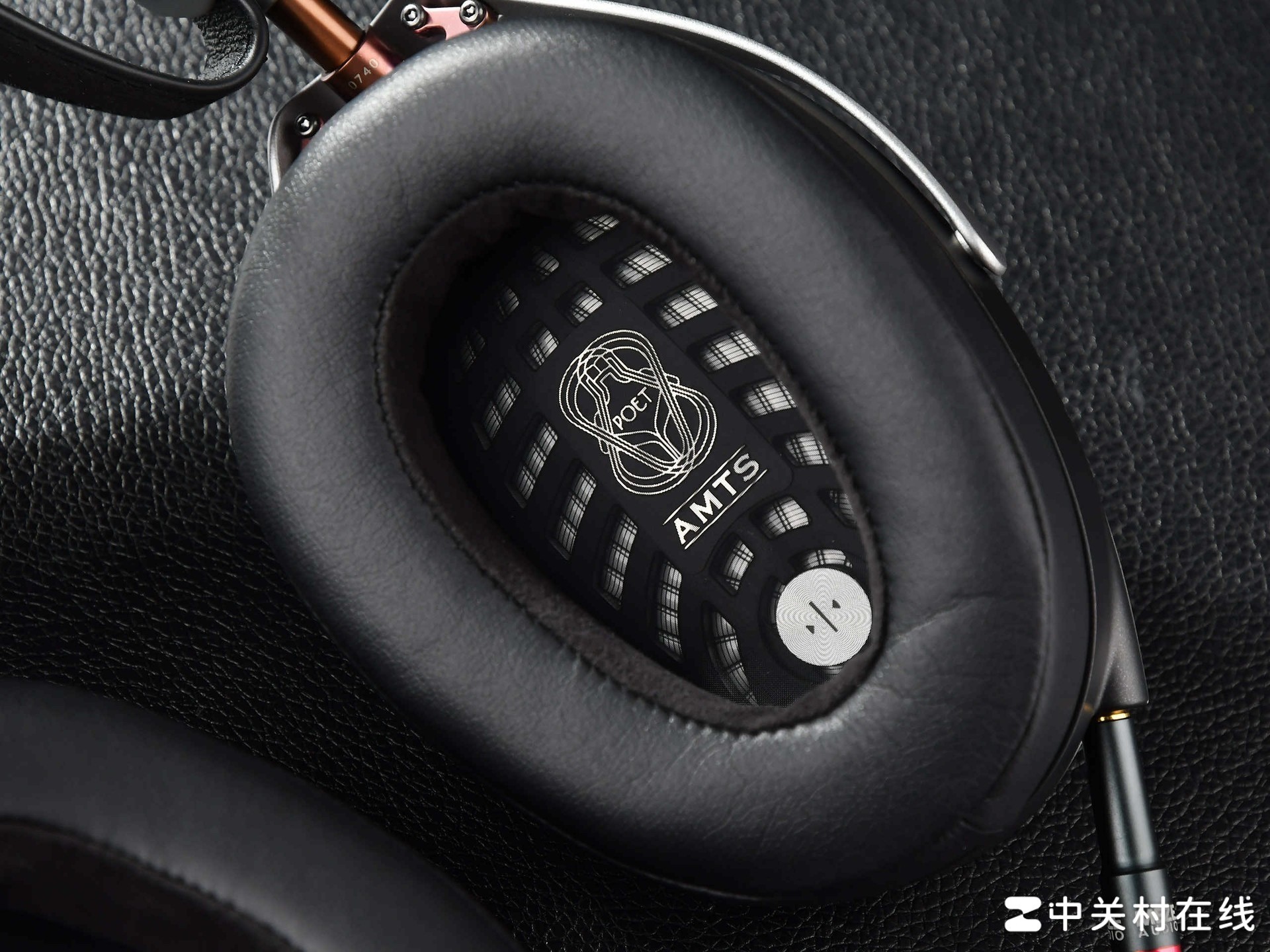 诗意般的声音之旅：Meze Audio POET头戴式平板耳机深度体验