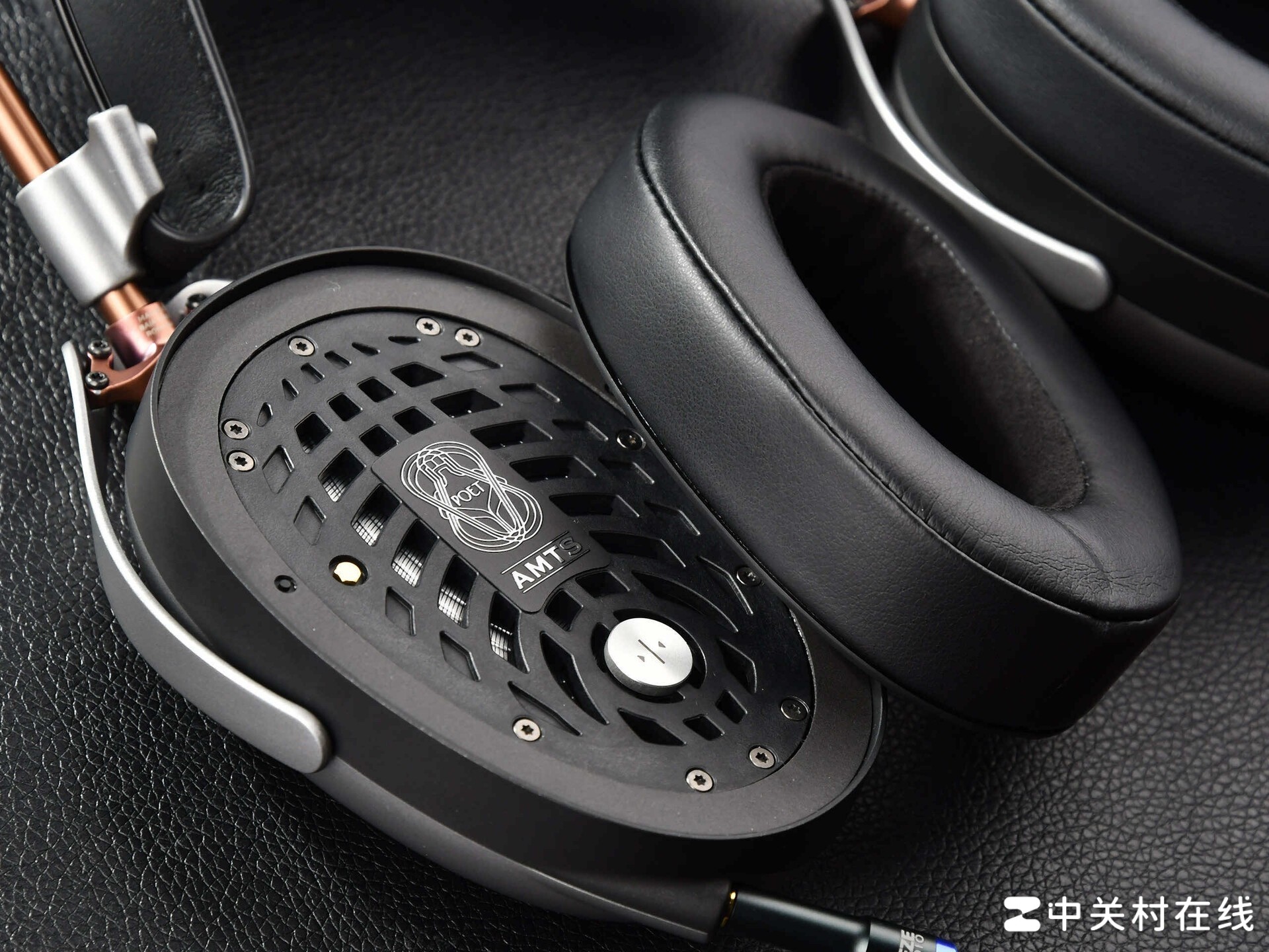 诗意般的声音之旅：Meze Audio POET头戴式平板耳机深度体验