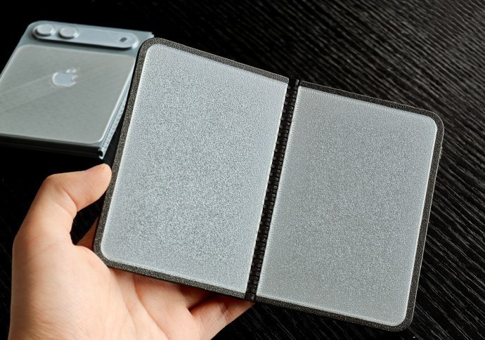 预估售价高达2万元！你会买吗？iPhone Fold配置全面预测