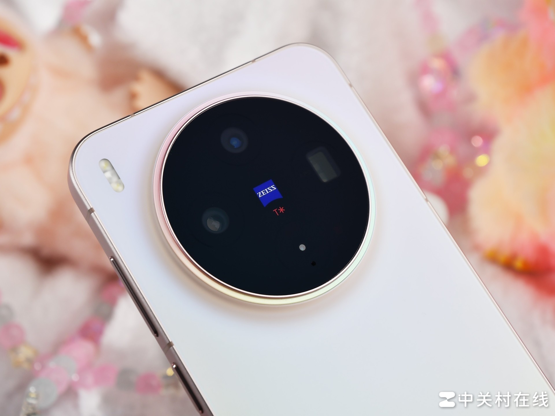 新一轮旗舰大战将至：小米去背屏，OPPO死磕小屏影像