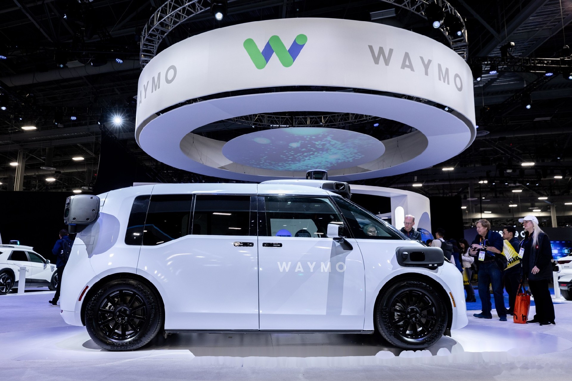 辅助驾驶技术展望 距离L4还有多远的路要走?