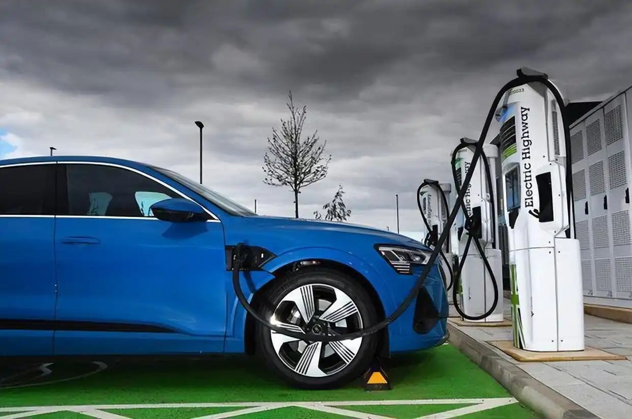 动力模式进一步融合 HEV和大电池PHEV崛起