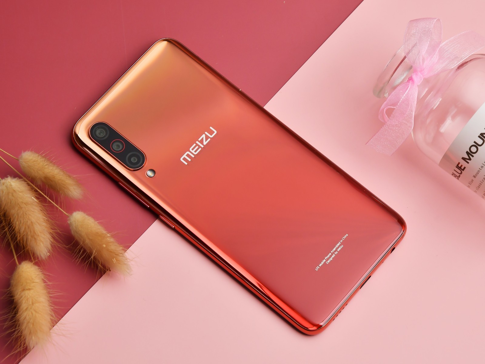 魅族手机走马灯：小而美的热爱输给商业现实