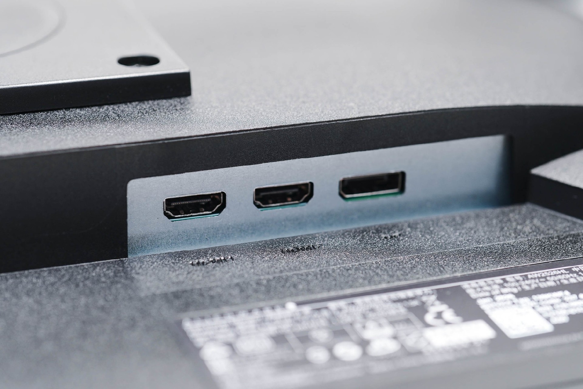 高性价比显示器到底咋样？体验Alienware外星人AW2526HL游戏显示器