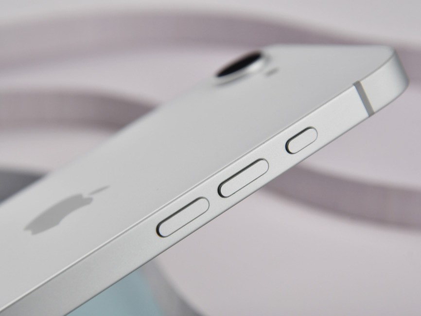 旧瓶装新酒,好喝不好喝?iPhone 17e全面评测