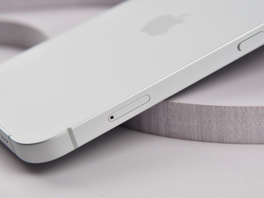 旧瓶装新酒,好喝不好喝?iPhone 17e全面评测