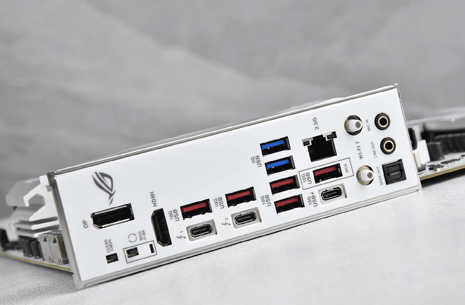 酷睿Ultra 7 270K/5 250K Plus处理器首测:多核、游戏、渲染性能暴增