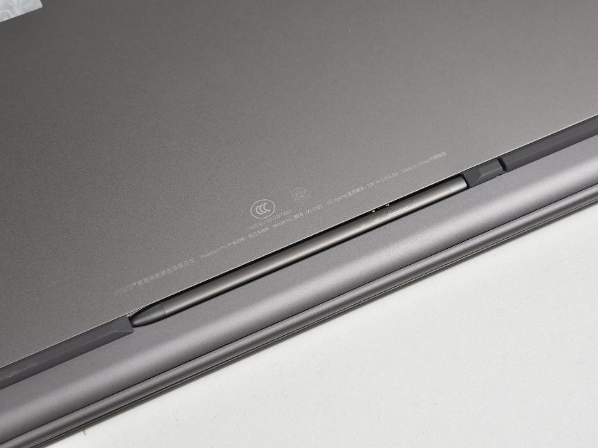 微星尊爵16 Flip AI+ 2026评测：翻转触屏解锁全能生产力