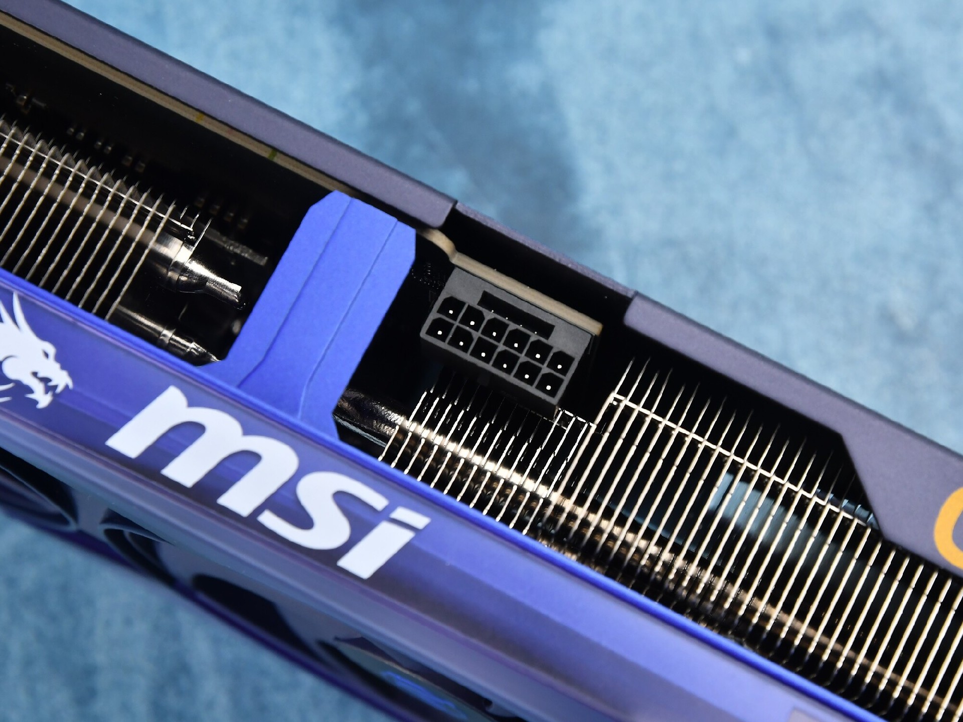 微星GeForce RTX 5070 12G 魔兽世界 至暗之夜 限定版评测 艾泽拉斯双生美学