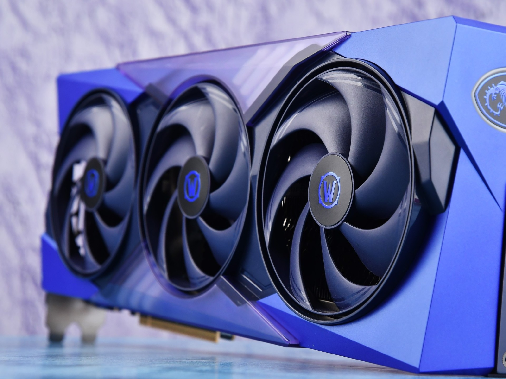 微星GeForce RTX 5070 12G 魔兽世界 至暗之夜 限定版评测 艾泽拉斯双生美学