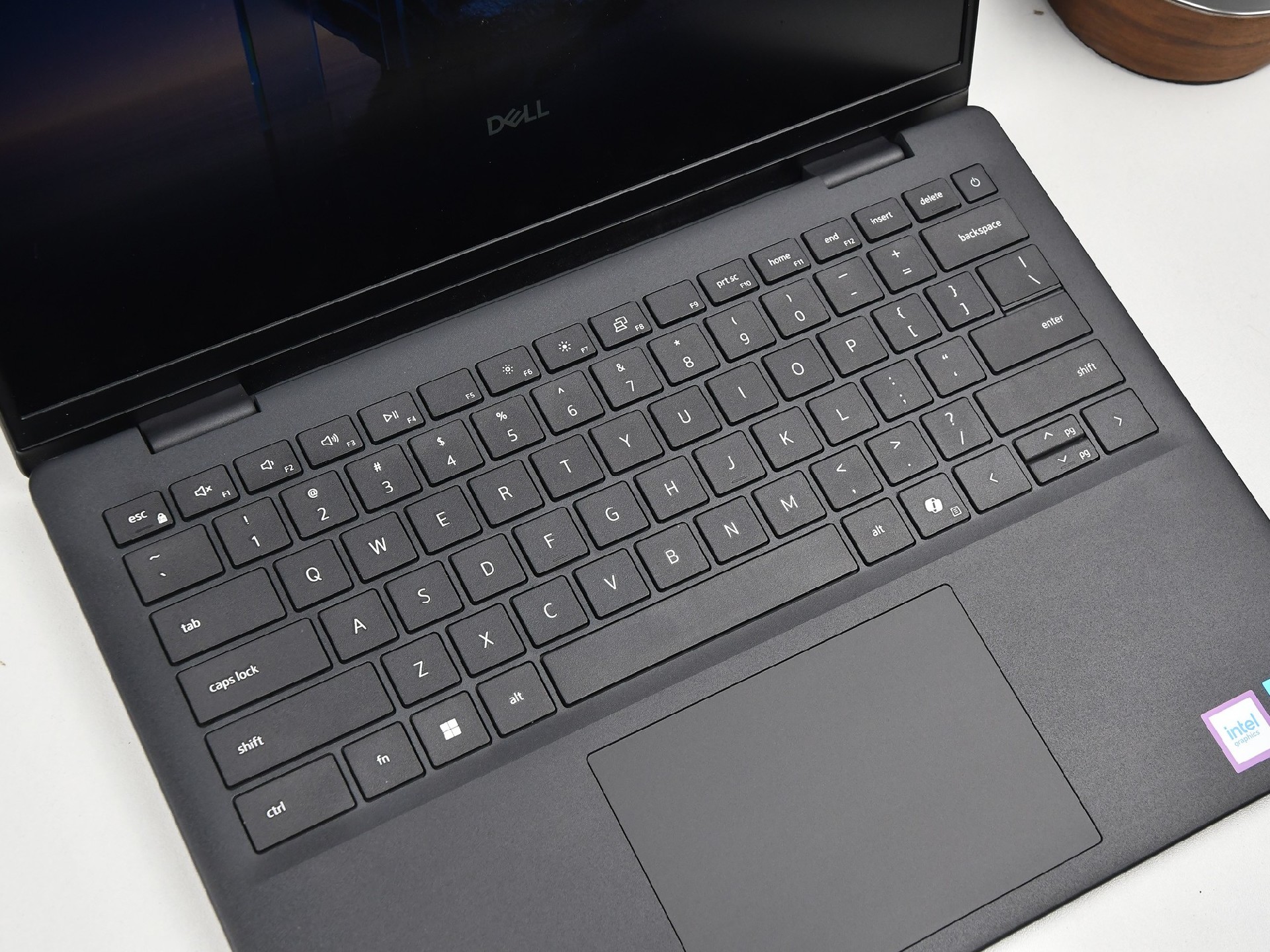 Dell Pro 14 Essential笔记本评测：中小企业低成本IT部署方案