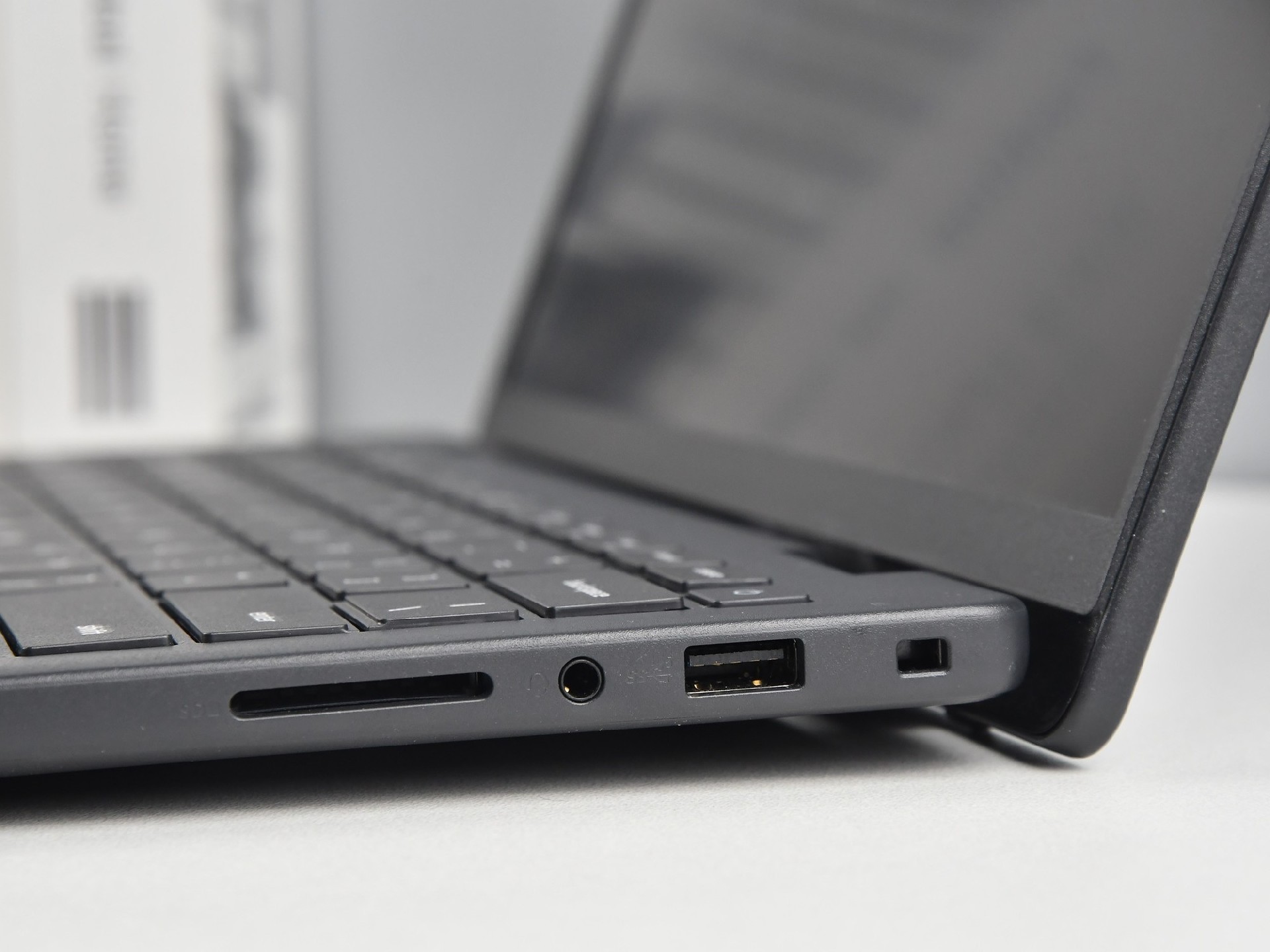 Dell Pro 14 Essential笔记本评测：中小企业低成本IT部署方案