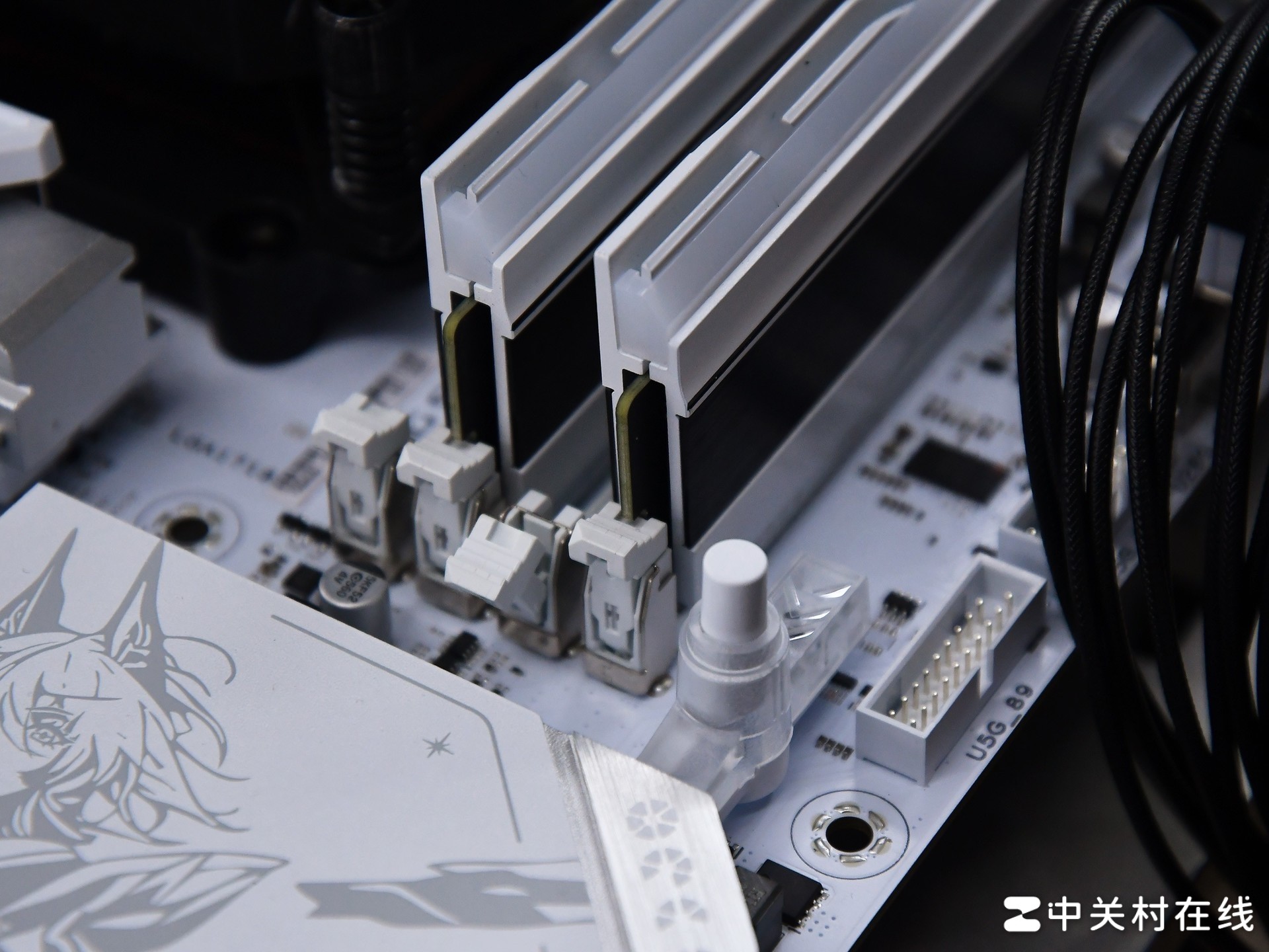 华硕ROG B850吹雪S NEO评测 二次元白色主板还得看吹雪