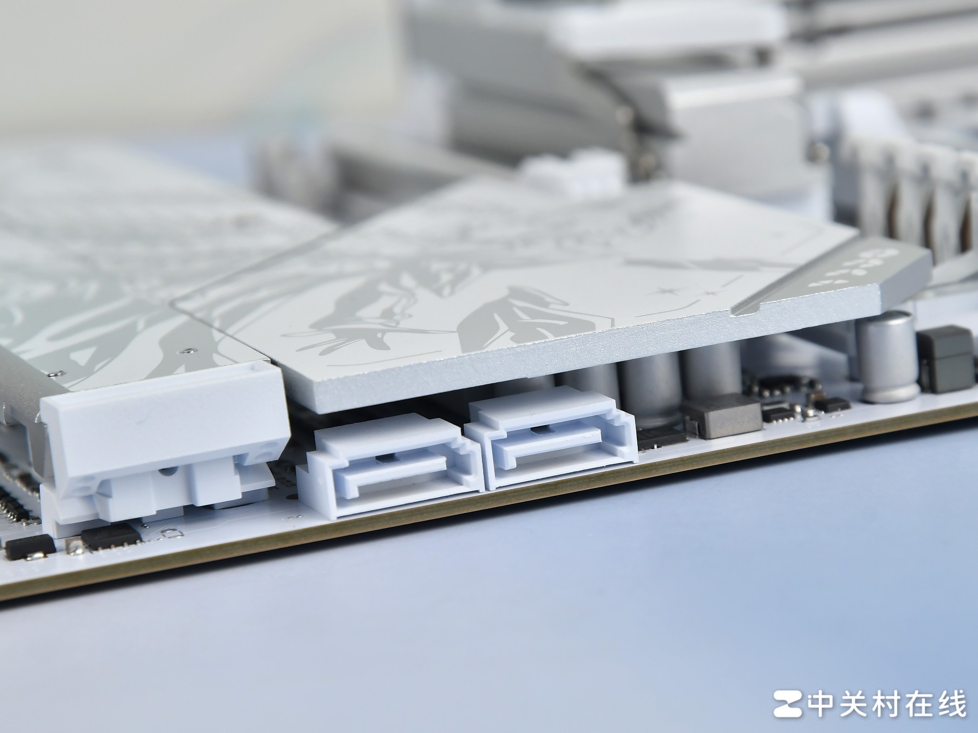 华硕ROG B850吹雪S NEO评测 二次元白色主板还得看吹雪