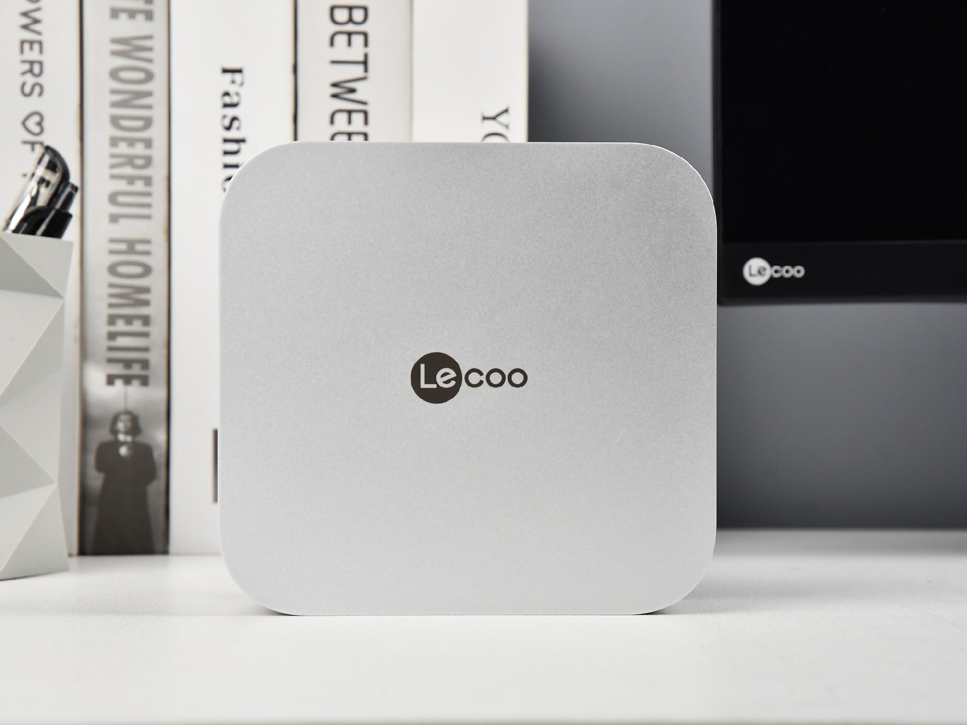 巴掌大小的超小型迷你小钢炮!上手体验来酷AI MINI高性能迷你主机