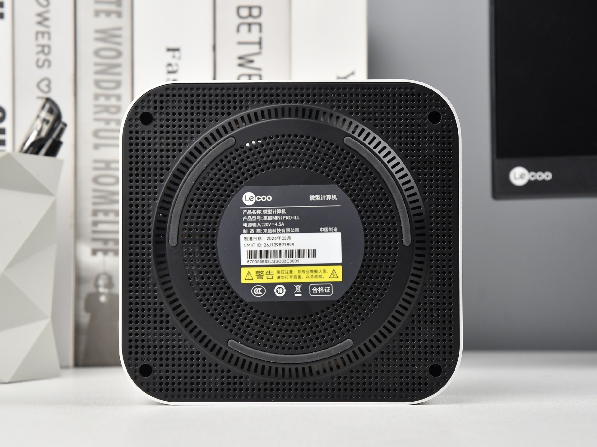 巴掌大小的超小型迷你小钢炮!上手体验来酷AI MINI高性能迷你主机