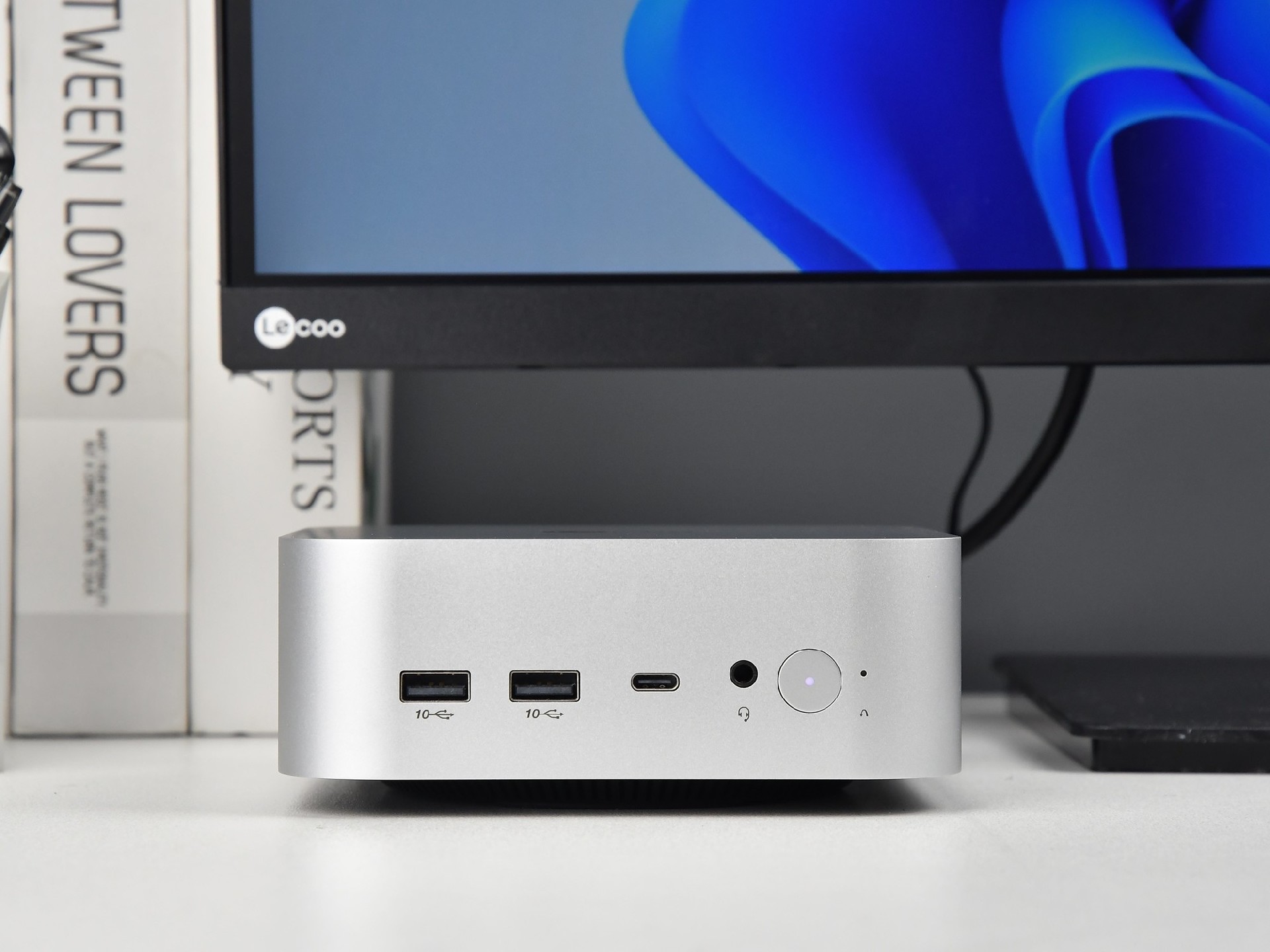 巴掌大小的超小型迷你小钢炮!上手体验来酷AI MINI高性能迷你主机