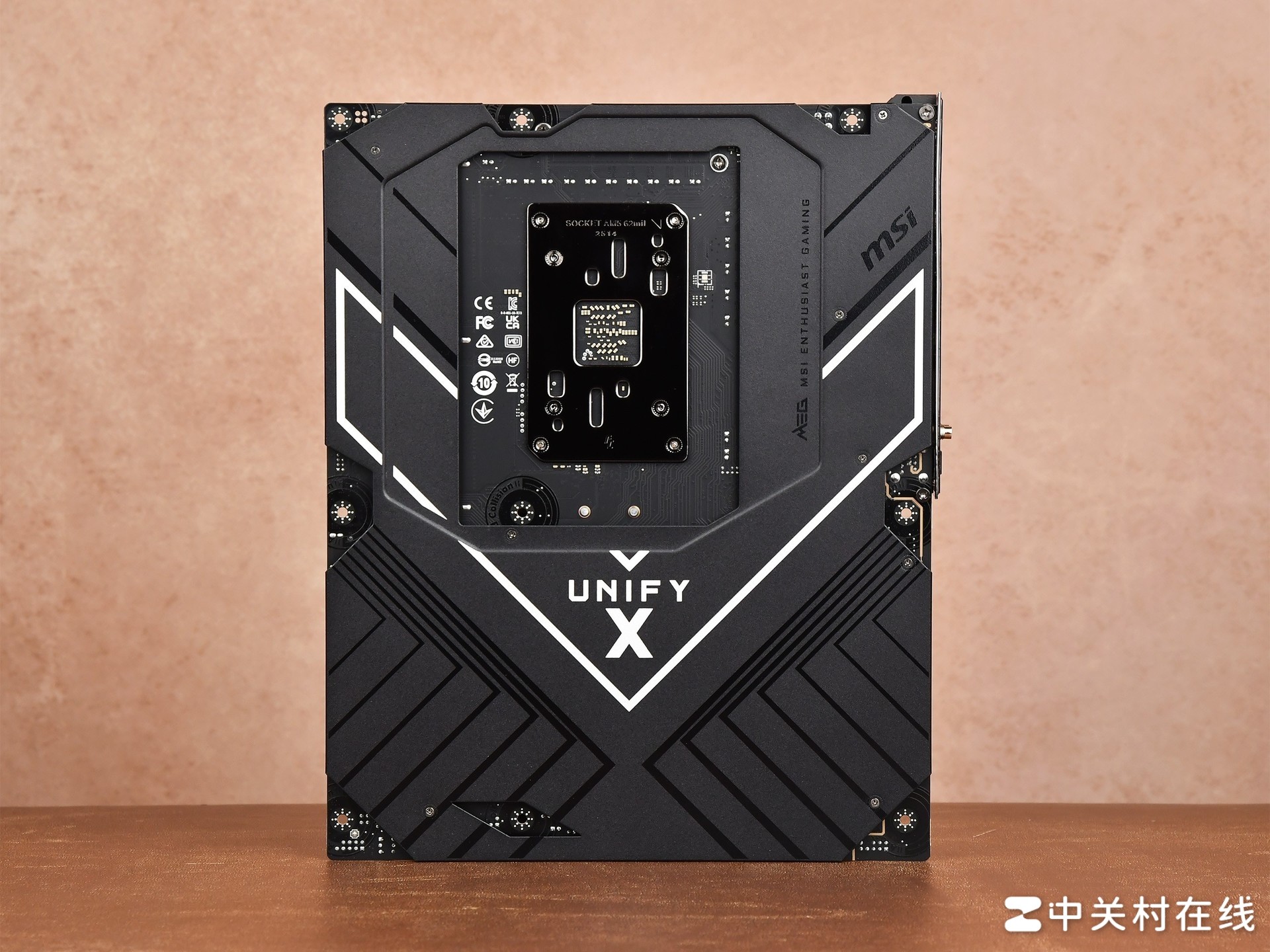 微星MEG X870E UNIFY-X MAX主板评测 暗影回归 超频拉满