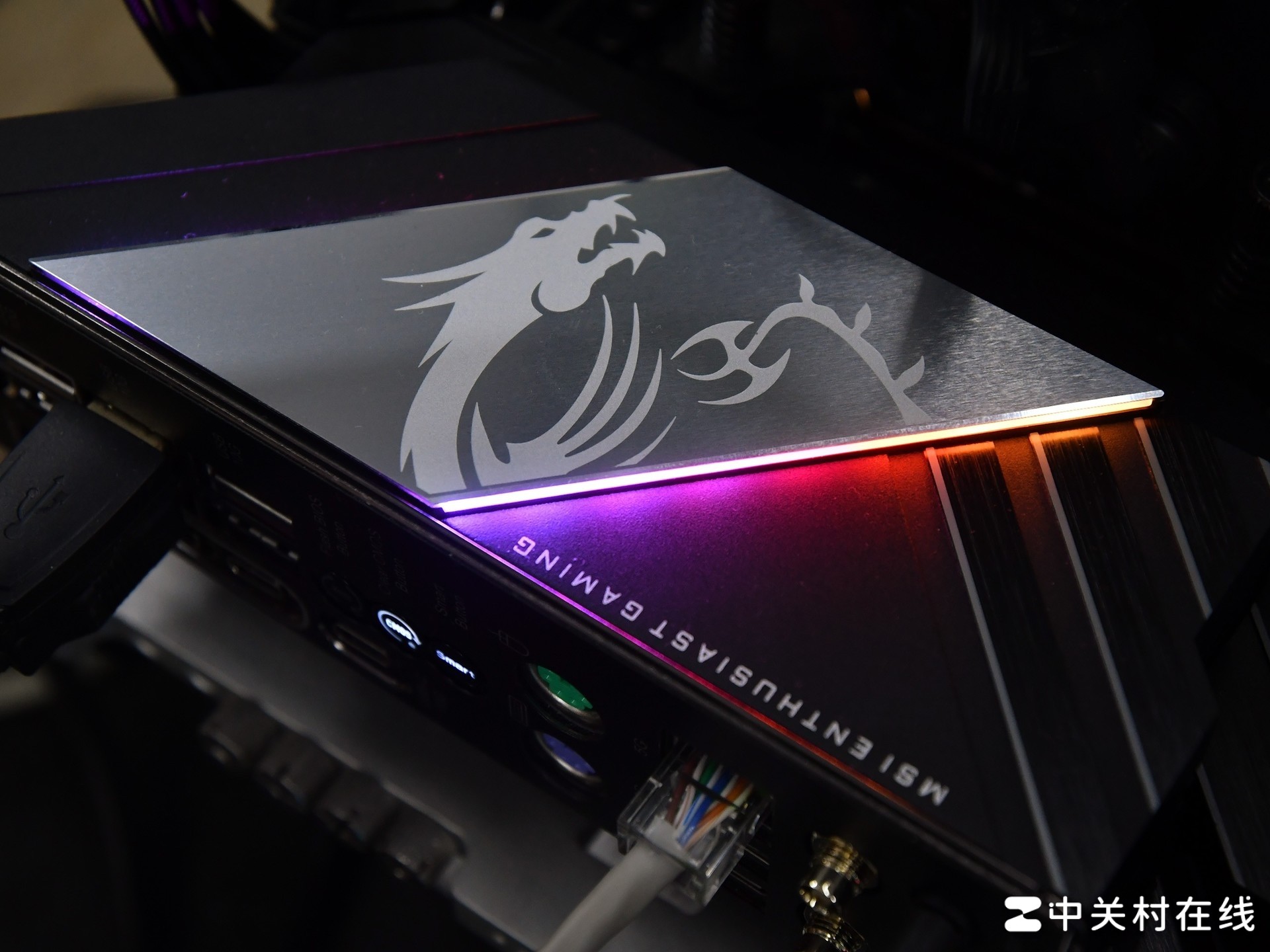 微星MEG X870E UNIFY-X MAX主板评测 暗影回归 超频拉满