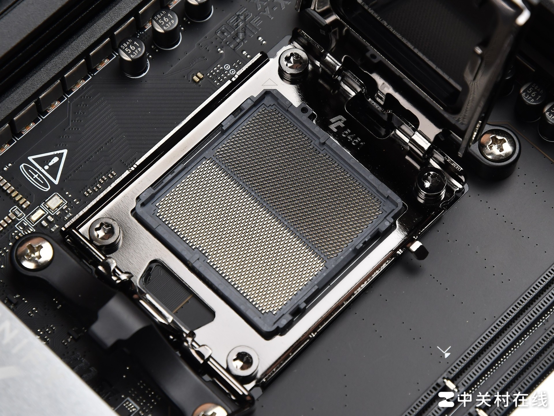 微星MEG X870E UNIFY-X MAX主板评测 暗影回归 超频拉满