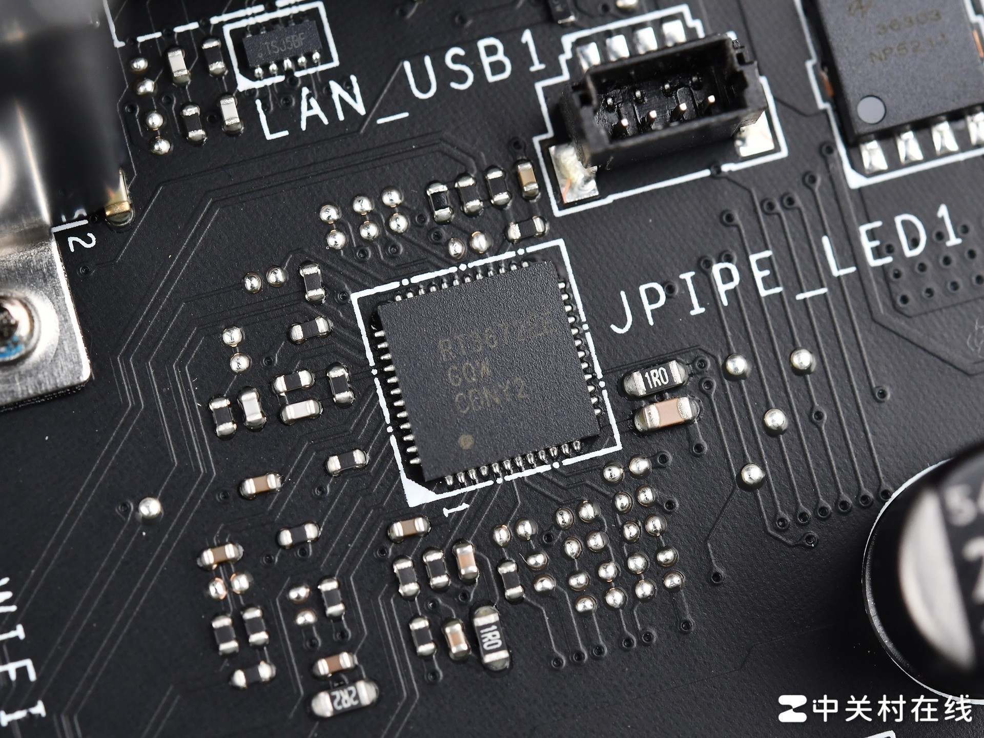 微星MEG X870E UNIFY-X MAX主板评测 暗影回归 超频拉满