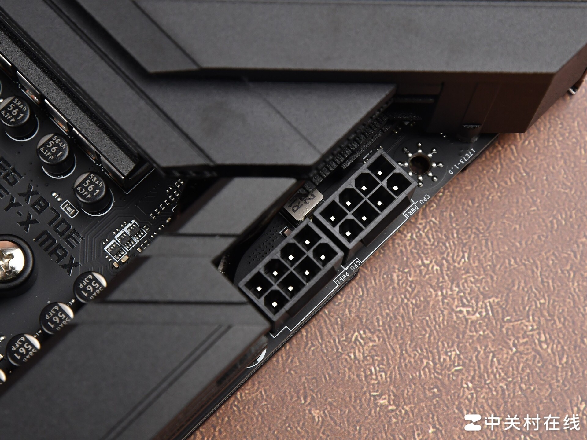 微星MEG X870E UNIFY-X MAX主板评测 暗影回归 超频拉满