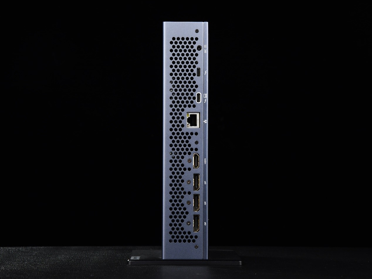 技嘉AORUS RTX 5060 Ti AI BOX显卡坞评测：游戏与AI的移动利器