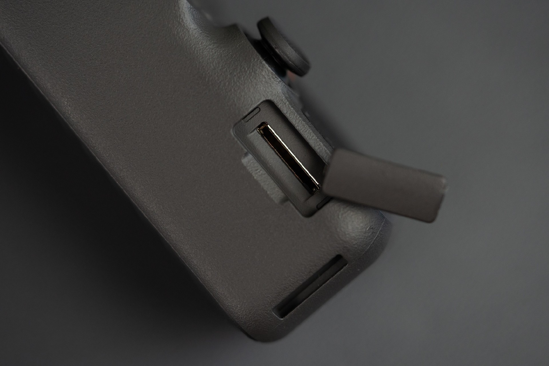 DJI Osmo Pocket 4评测：全新1英寸传感器，体验再升级的口袋云台相机