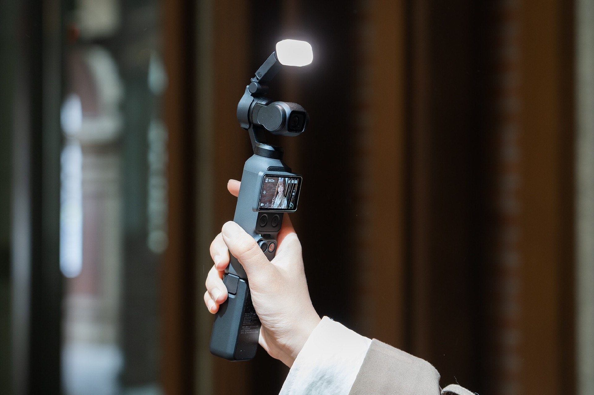 DJI Osmo Pocket 4评测：全新1英寸传感器，体验再升级的口袋云台相机