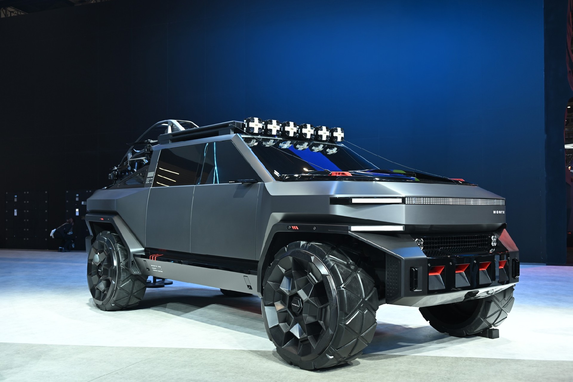 广汽领程发布全新品牌AITRUK领程 商用车也可很智能