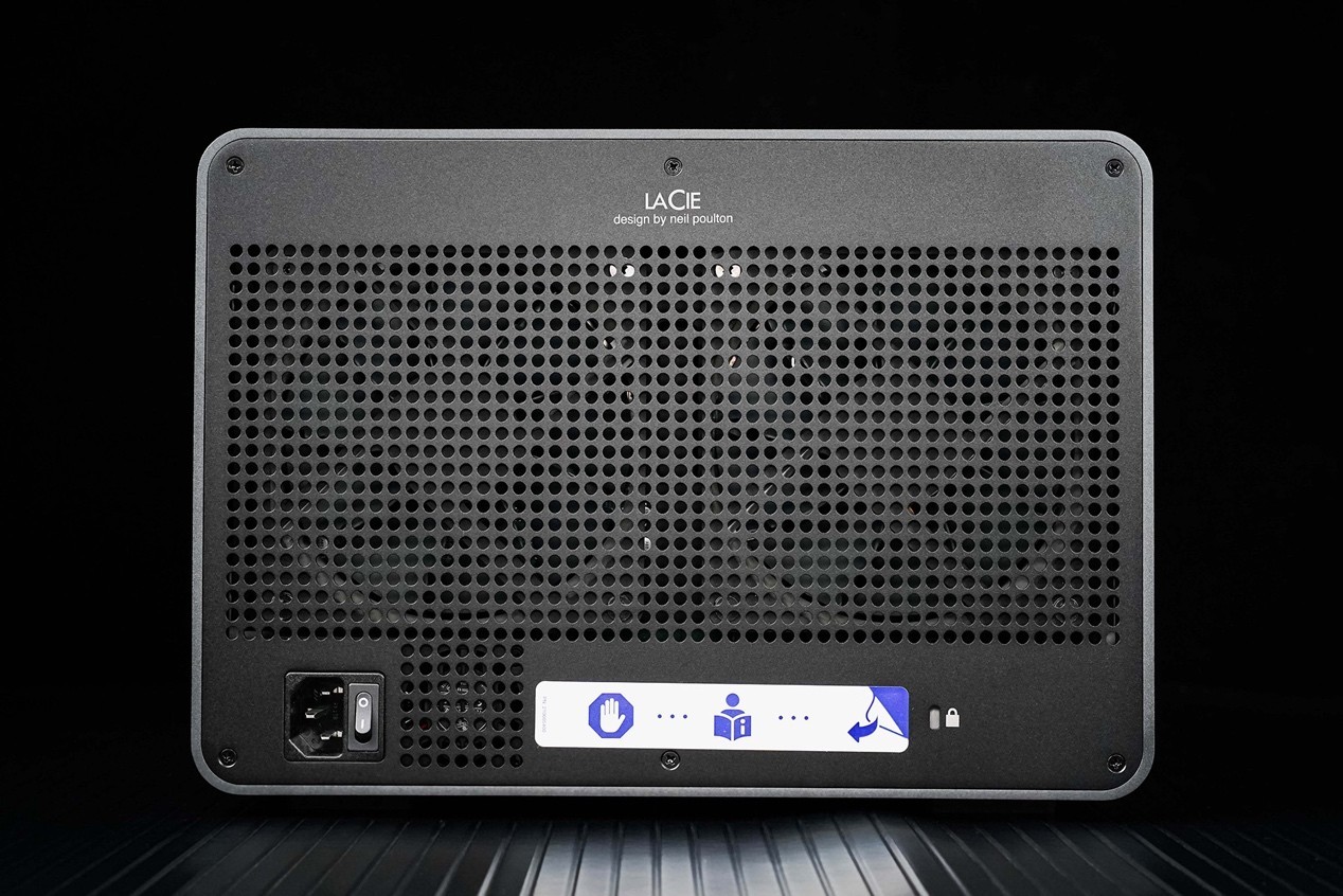 雷孜LaCie 8big Pro5磁盘阵列评测 媲美固态硬盘的海量存储解决方案
