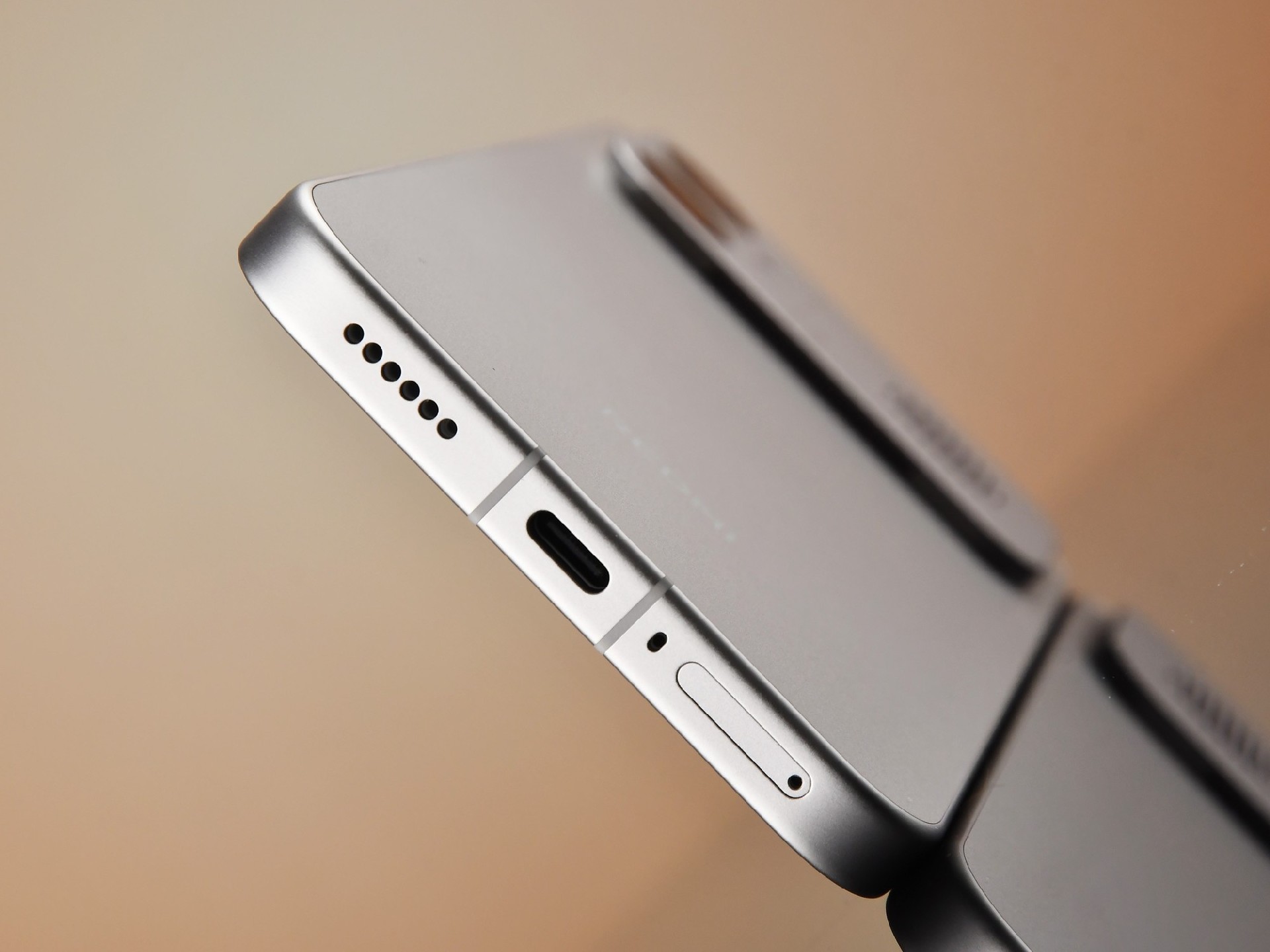 REDMI K90 至尊版爆料：月底登场，3K 档性能机要把风扇和骁龙一起拉满