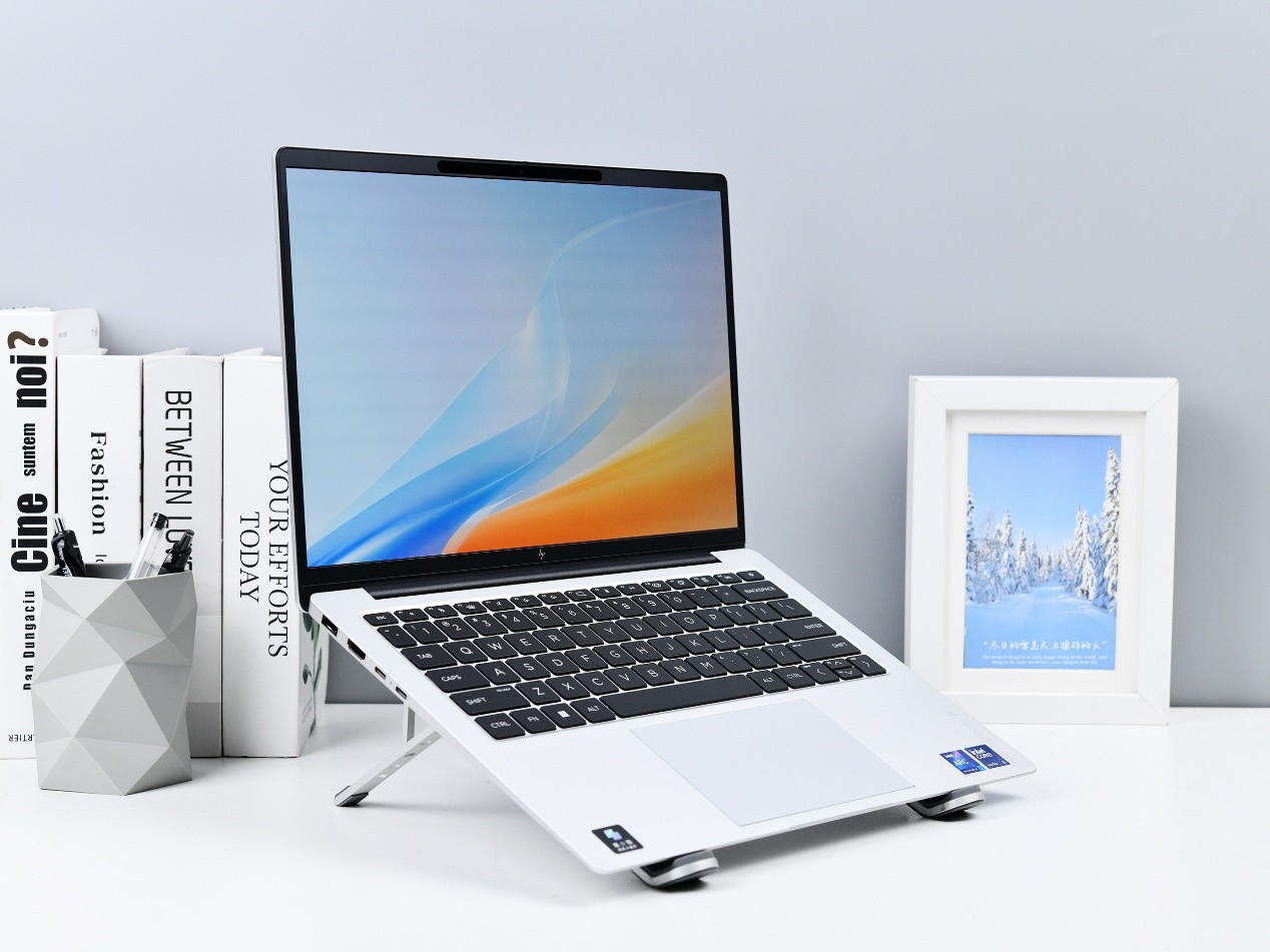 2026暑促1kg轻薄本怎么选？惠普星Book Pro Air 14评测：1.09kg+52W性能释放