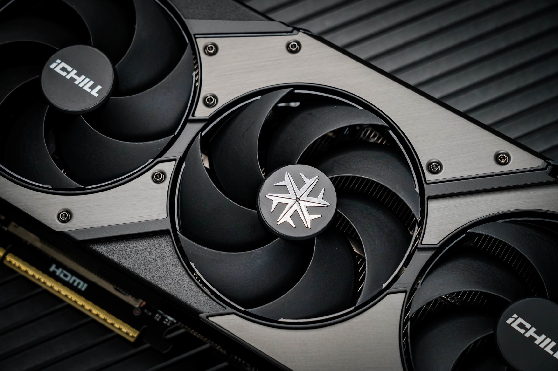 映众RTX 5080 X3 V2超级冰龙显卡评测：经典冰龙再进化