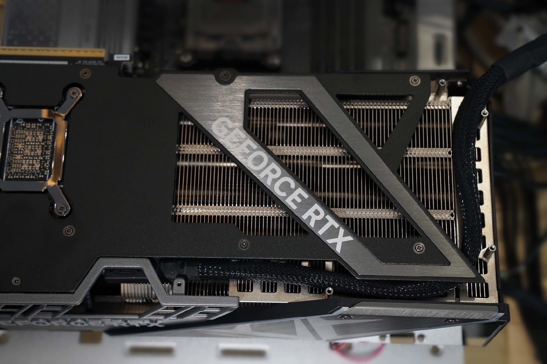 映众RTX 5080 X3 V2超级冰龙显卡评测：经典冰龙再进化
