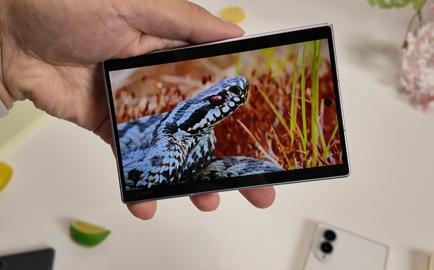 三星首款阔折叠来了 三星Galaxy Z Fold8系列上手体验
